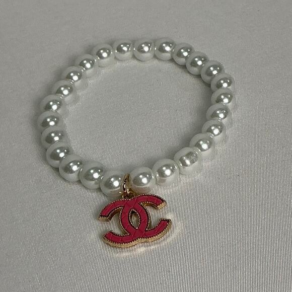 Chanel faux Pearl Bracelet - Picture 1 of 5